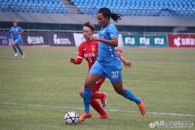 莱万：12年我跟弗格森说想加盟曼联